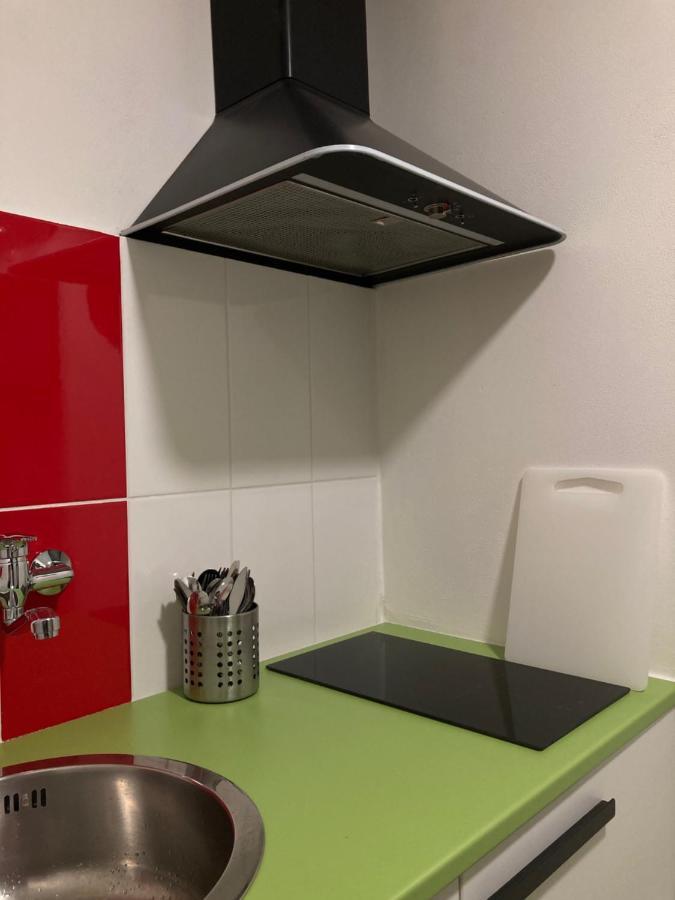 Capsule Hostel Zizkov Tower Прага Екстер'єр фото