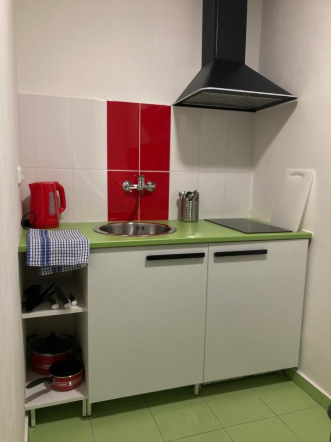 Capsule Hostel Zizkov Tower Прага Екстер'єр фото