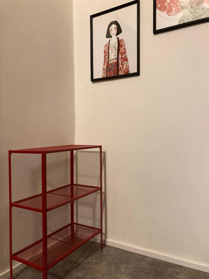 Capsule Hostel Zizkov Tower Прага Екстер'єр фото