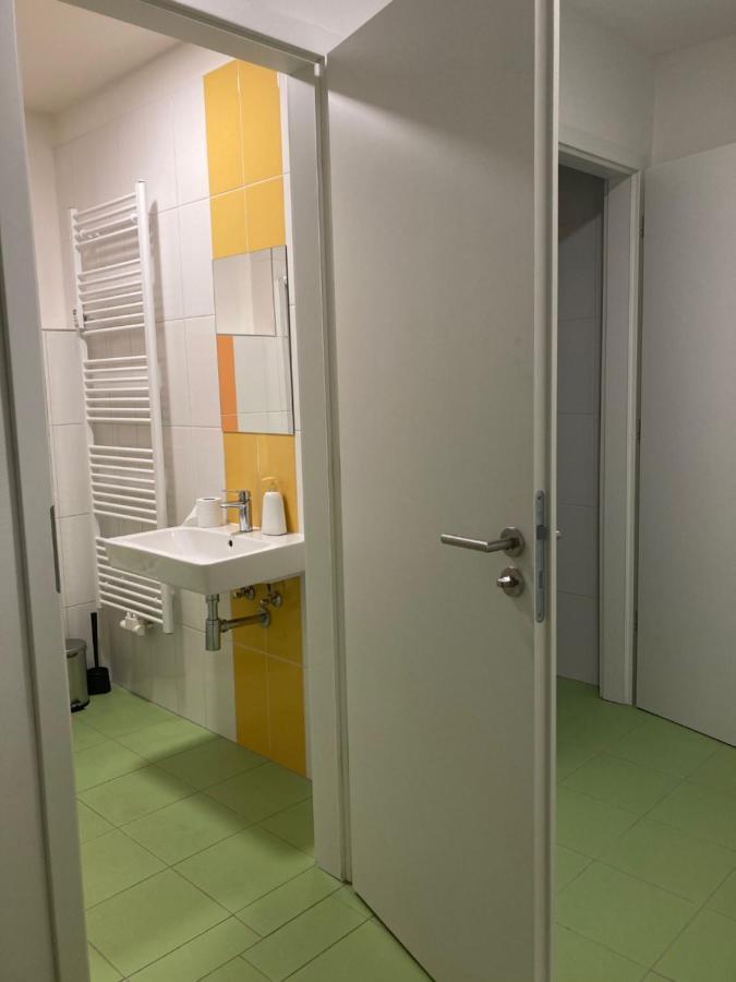 Capsule Hostel Zizkov Tower Прага Екстер'єр фото