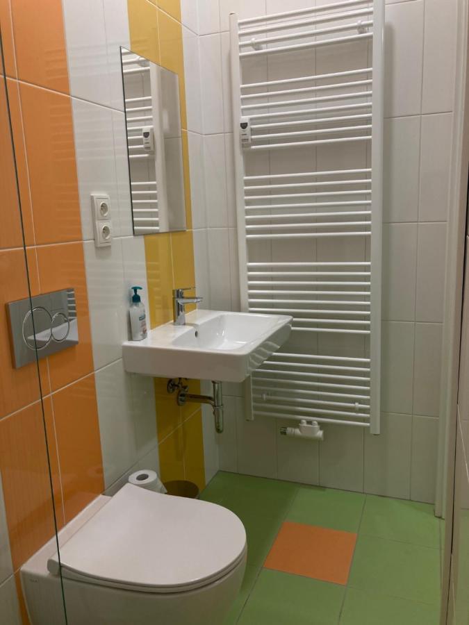 Capsule Hostel Zizkov Tower Прага Екстер'єр фото